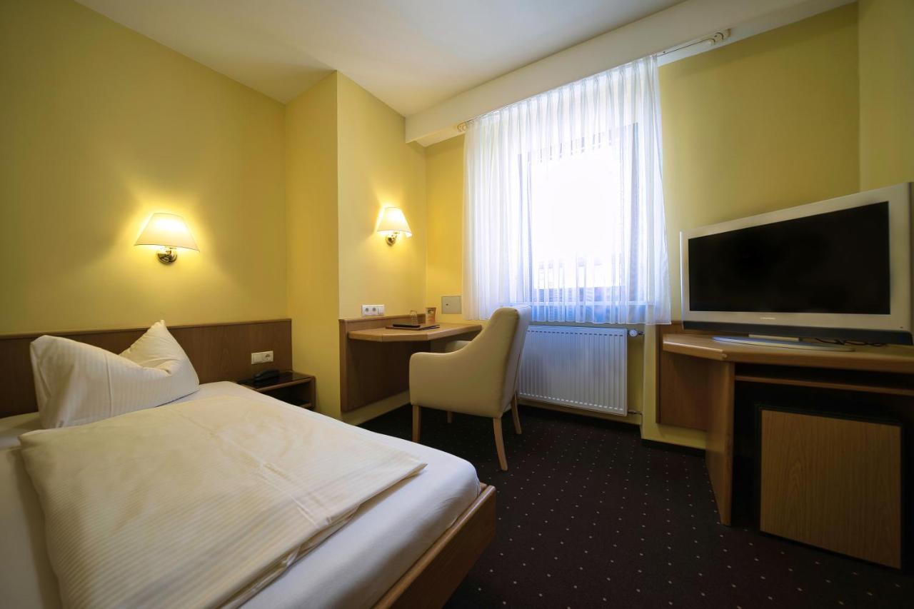 Hotel Tenner Neustadt an der Weinstraße Exterior foto