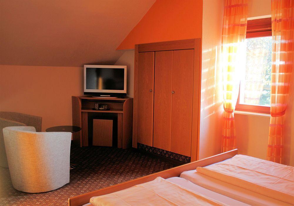 Hotel Tenner Neustadt an der Weinstraße Exterior foto