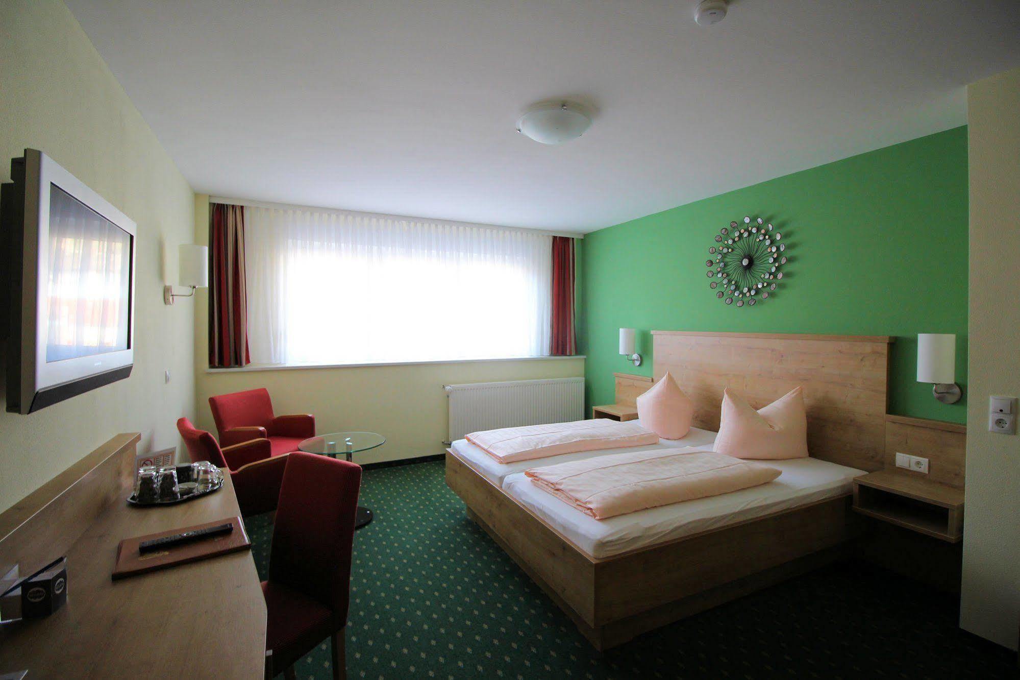 Hotel Tenner Neustadt an der Weinstraße Exterior foto